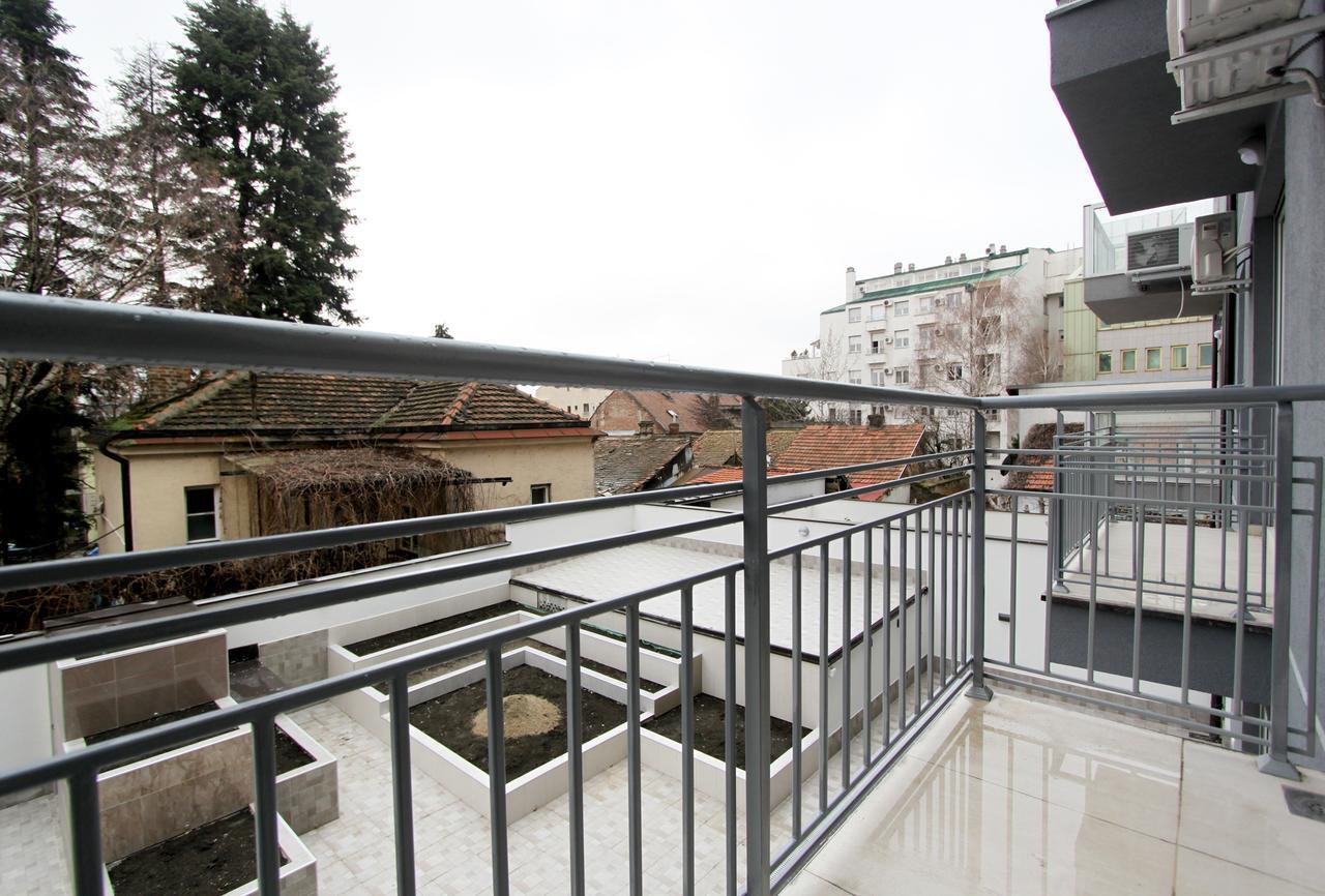 Apartment Iris Belgrado Esterno foto