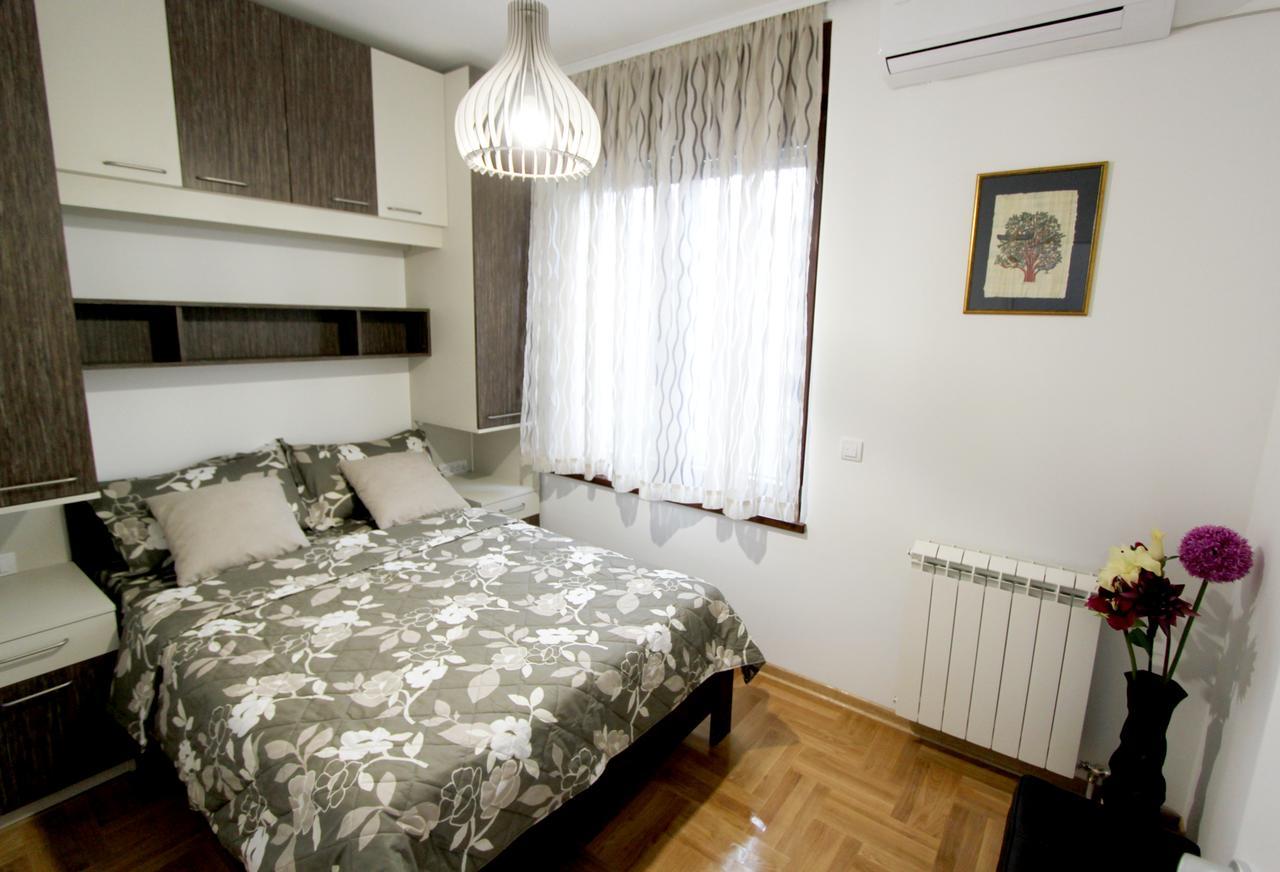 Apartment Iris Belgrado Esterno foto