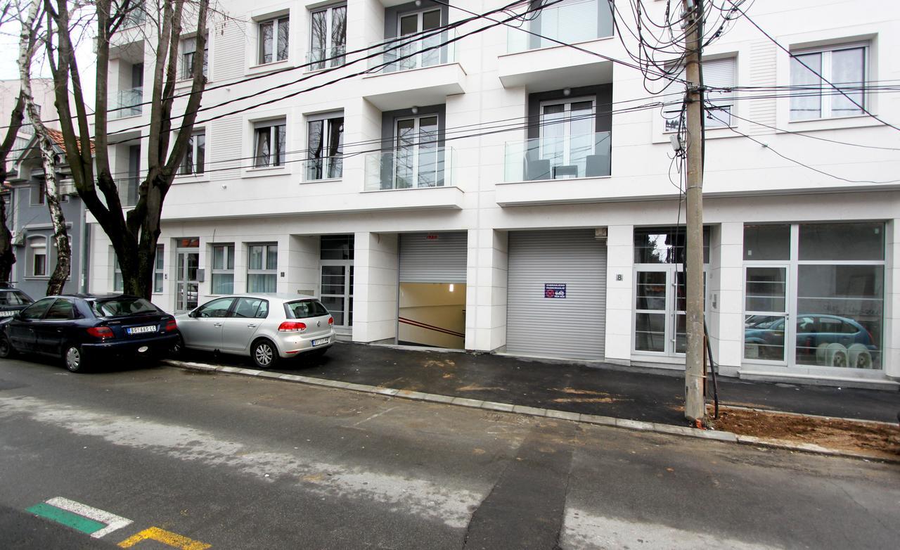 Apartment Iris Belgrado Esterno foto